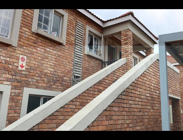 2 BEDROOM APARTMENT FOR SALE IN VORNA VALLEY